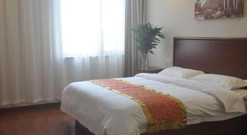Greentree Inn Linyi Feixian Jianshe Road Express Hotel Exteriér fotografie